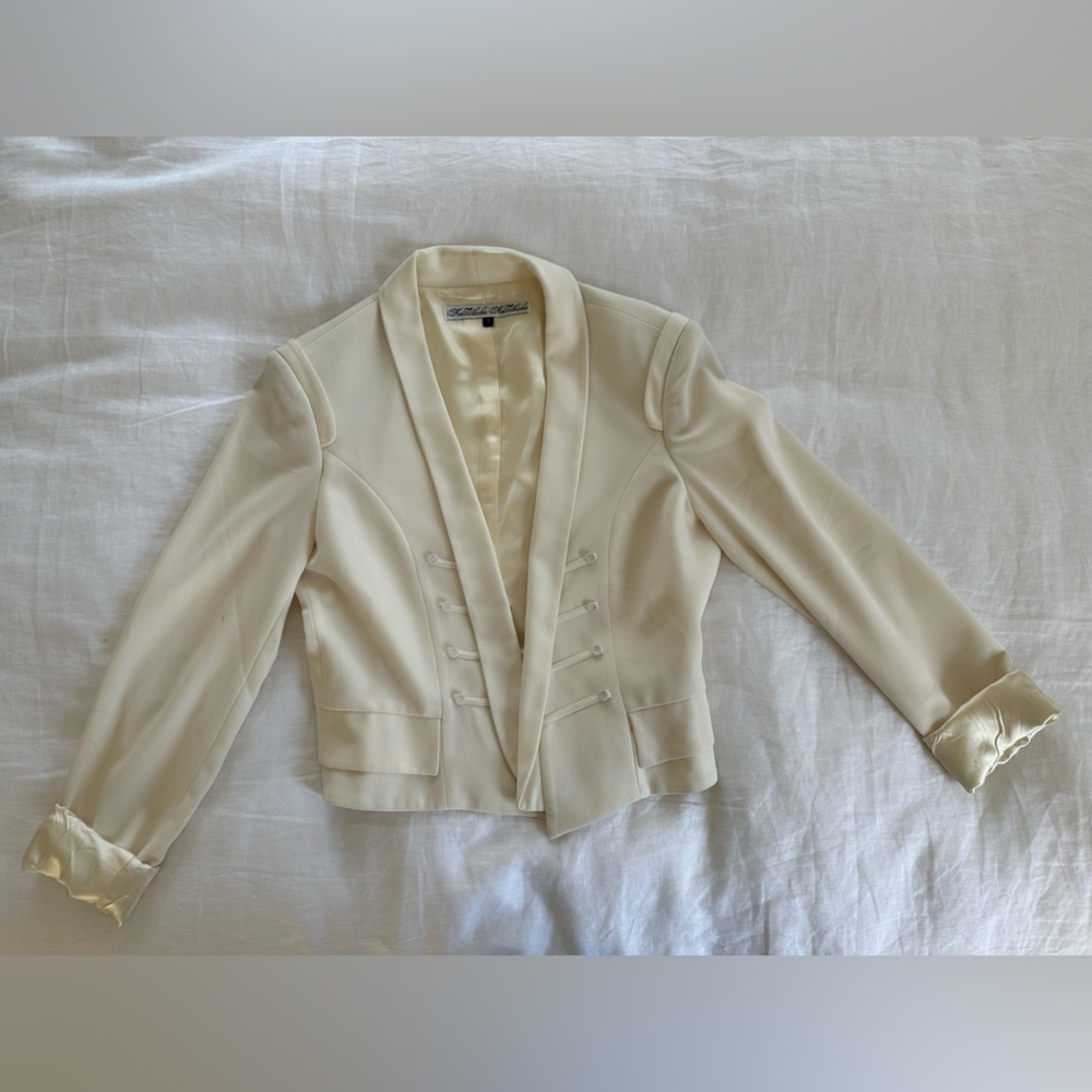 White cropped blazer